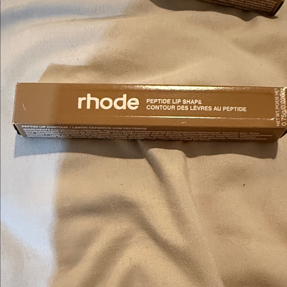 RHODE Peptide Lip Shape in color twist